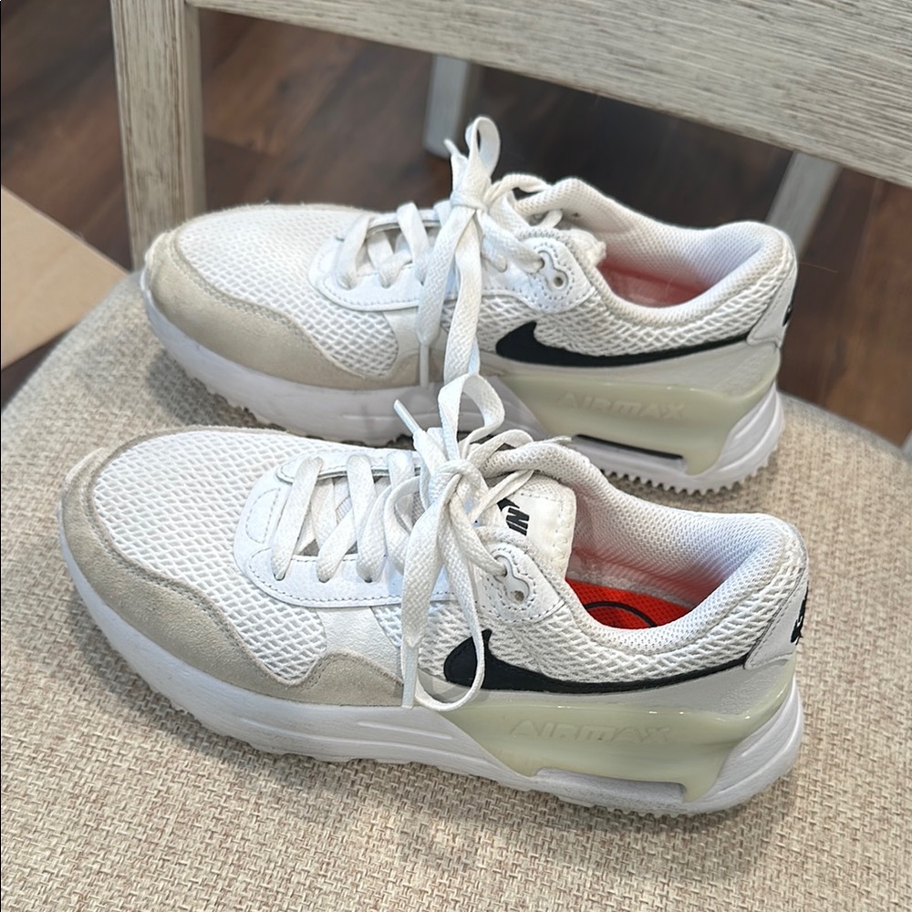 White and Black Nike Airmax Sneakers